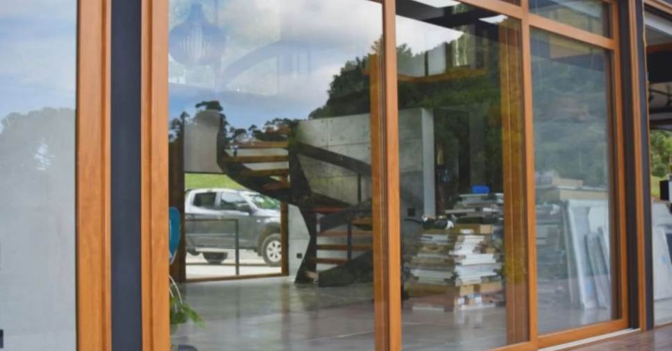 Os melhores modelos de janelas e portas para conforto acústico
