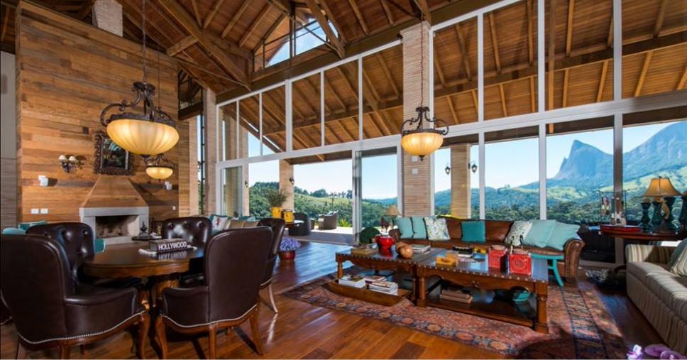 Como manter a iluminação natural na arquitetura com esquadrias de PVC